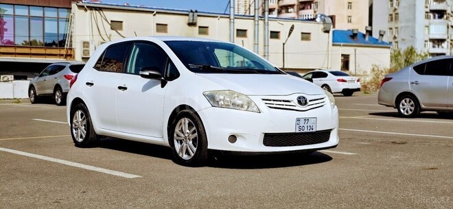 Toyota Auris 2011, 223,054 km - 1.4 l - Bakı