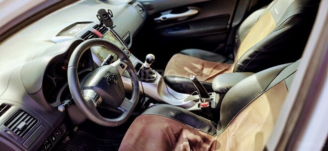 Toyota Auris 2011, 223,054 km - 1.4 l - Bakı
