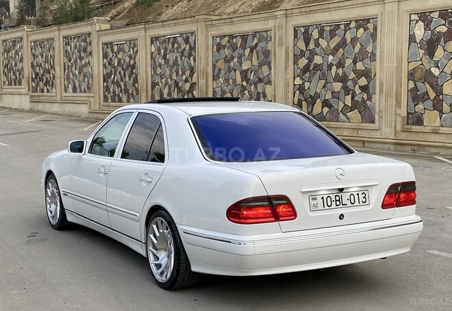 Mercedes E 320 2000, 235,000 km - 3.2 l - Bakı