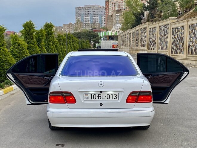 Mercedes E 320 2000, 235,000 km - 3.2 l - Bakı