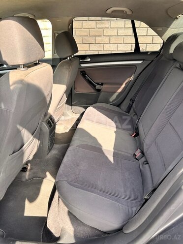 Volkswagen Jetta 2006, 243,900 km - 1.6 l - Bakı