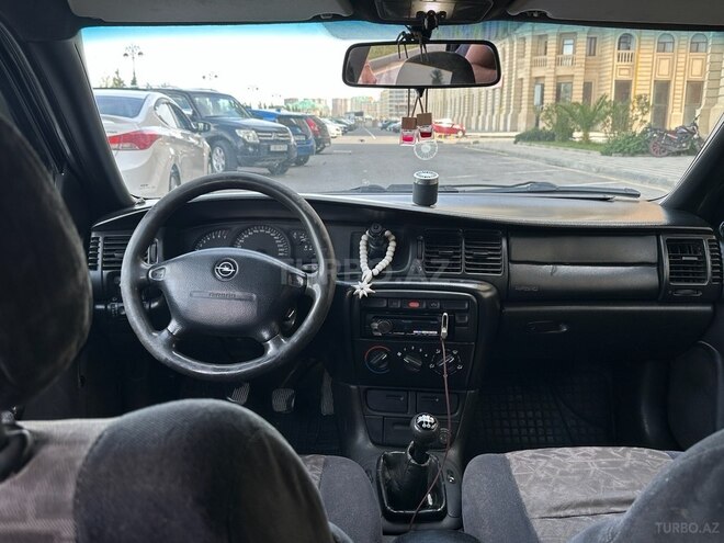 Opel Vectra 1996, 280,000 km - 1.8 l - Bakı