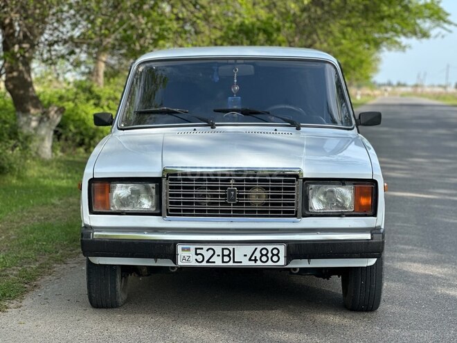 LADA (VAZ) 2107 2007, 95,000 km - 1.6 l - Salyan