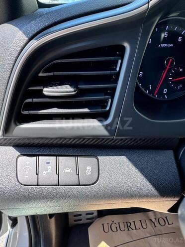 Hyundai Elantra 2019, 79,300 km - 1.6 l - Bakı