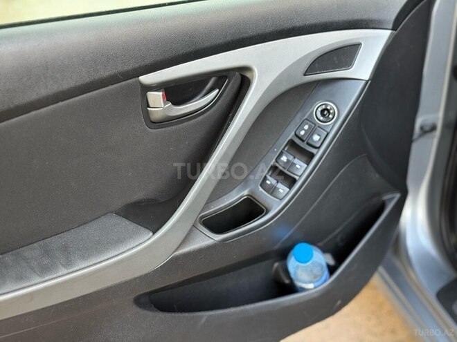 Hyundai Elantra 2015, 124,212 km - 1.8 l - Bakı