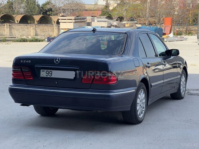 Mercedes E 240 2000, 330,000 km - 2.4 l - Bakı