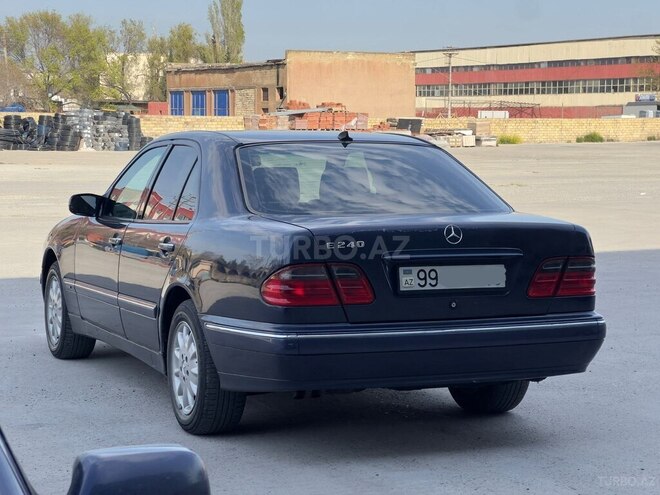 Mercedes E 240 2000, 330,000 km - 2.4 l - Bakı