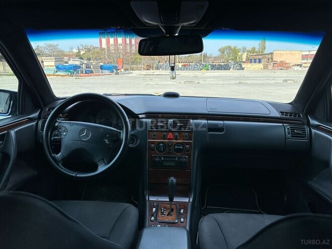 Mercedes E 240 2000, 330,000 km - 2.4 l - Bakı