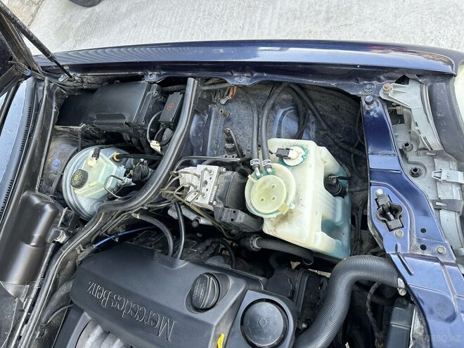 Mercedes E 240 2000, 330,000 km - 2.4 l - Bakı