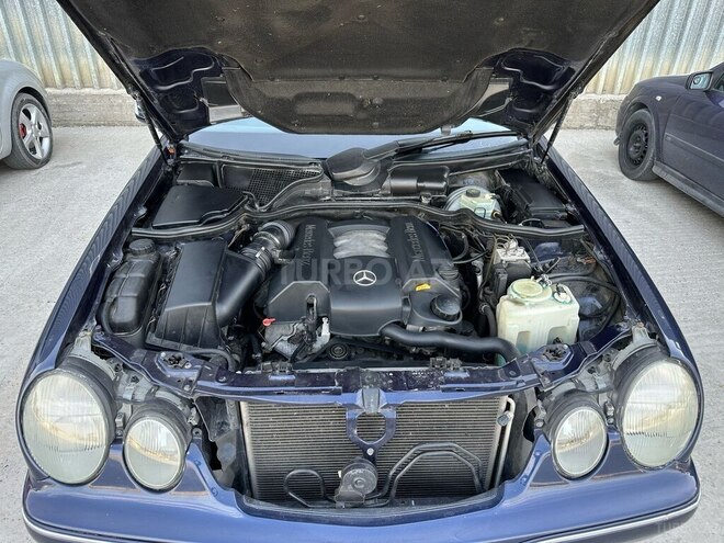 Mercedes E 240 2000, 330,000 km - 2.4 l - Bakı