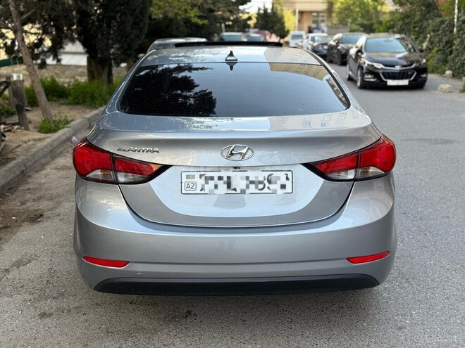 Hyundai Elantra 2015, 124,212 km - 1.8 l - Bakı