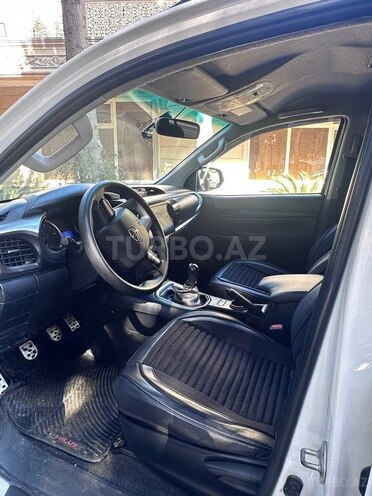 Toyota Hilux 2019, 74,000 km - 2.5 л - Bakı