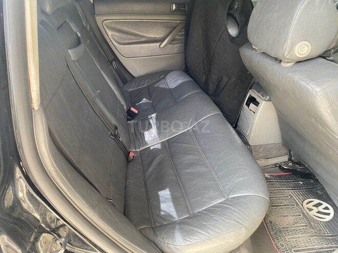 Volkswagen Passat 2004, 240,000 km - 1.8 l - Yevlax