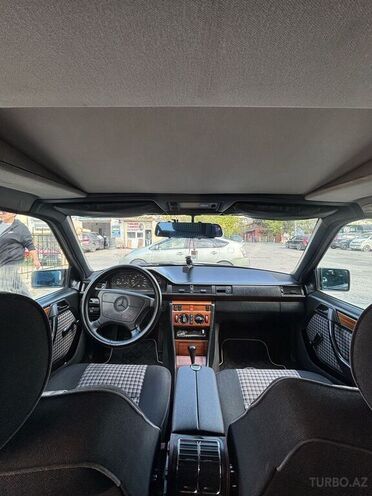Mercedes E 200 2003, 335,556 km - 2.0 l - Bakı