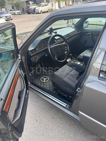 Mercedes E 200 2003, 335,556 km - 2.0 l - Bakı