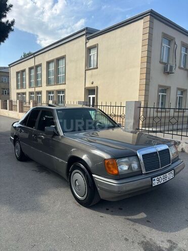 Mercedes E 200 2003, 335,556 km - 2.0 l - Bakı
