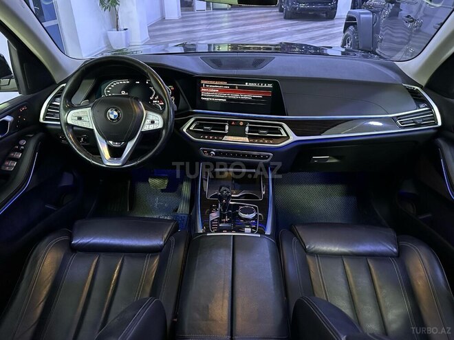 BMW X7-6