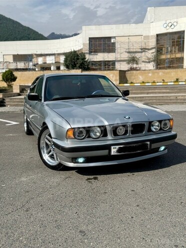 BMW 518 1994, 267,000 km - 1.8 l - Qəbələ
