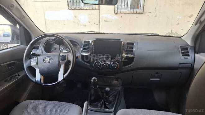 Toyota Hilux 2012, 215,000 km - 2.5 l - Bakı