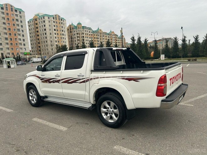 Toyota Hilux 2012, 215,000 km - 2.5 l - Bakı