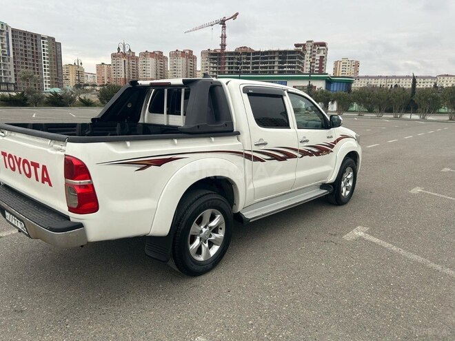 Toyota Hilux 2012, 215,000 km - 2.5 l - Bakı