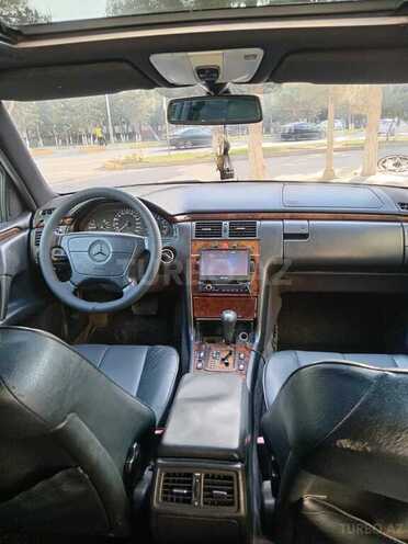 Mercedes E 240 1999, 357,960 km - 2.4 l - Sumqayıt