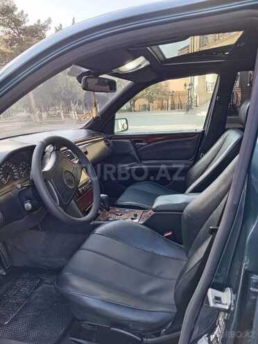 Mercedes E 240 1999, 357,960 km - 2.4 l - Sumqayıt