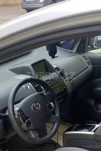 Toyota Prius-6