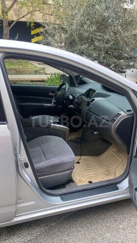 Toyota Prius-7
