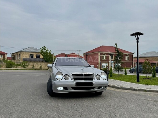Mercedes E 220 d 2000, 580,000 km - 2.2 l - Quba