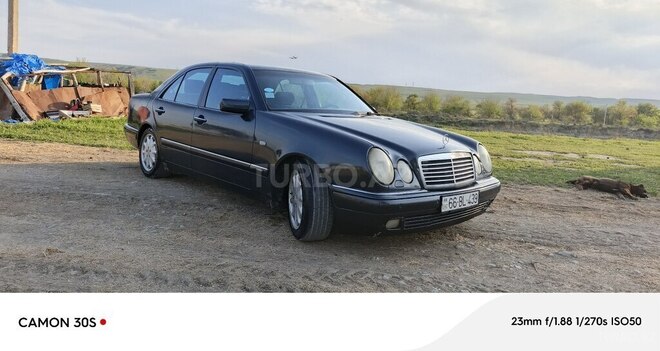 Mercedes E 280 1998, 424,417 km - 2.8 l - Yevlax