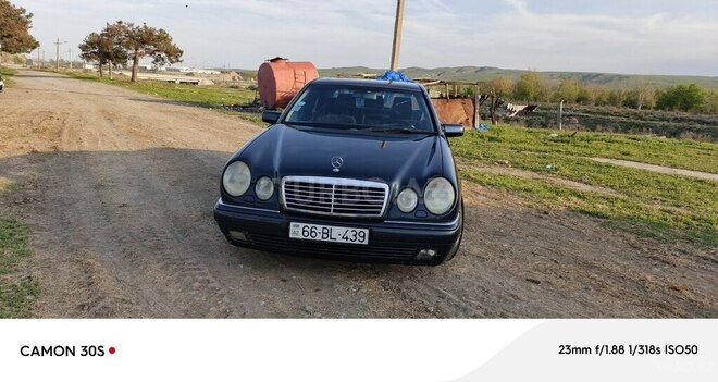 Mercedes E 280 1998, 424,417 km - 2.8 l - Yevlax
