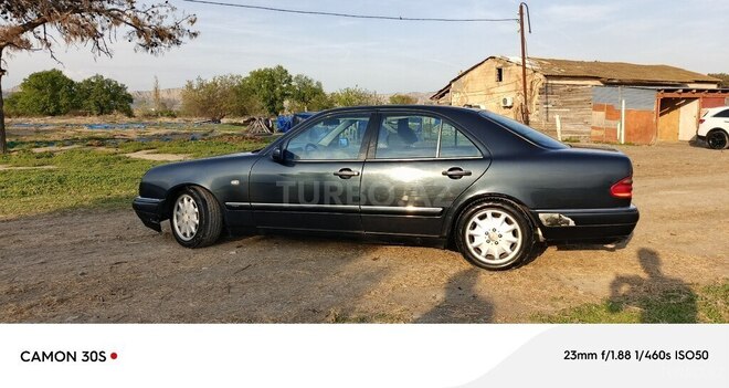 Mercedes E 280 1998, 424,417 km - 2.8 l - Yevlax