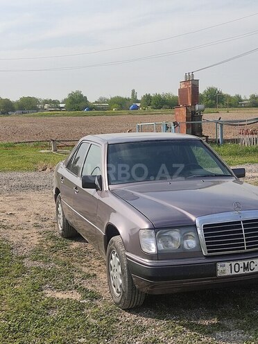 Mercedes E 250 1991, 435,000 km - 2.5 l - Füzuli