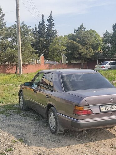 Mercedes E 250 1991, 435,000 km - 2.5 l - Füzuli