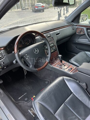 Mercedes E 430 2000, 145,000 km - 4.3 l - Bakı