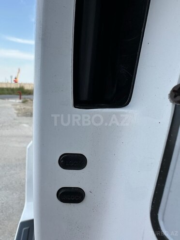 Toyota Land Cruiser Prado 2015, 275,000 km - 2.8 l - Bakı