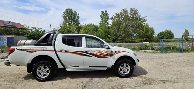 Mitsubishi L200 2008, 259,000 km - 2.5 l - Bakı