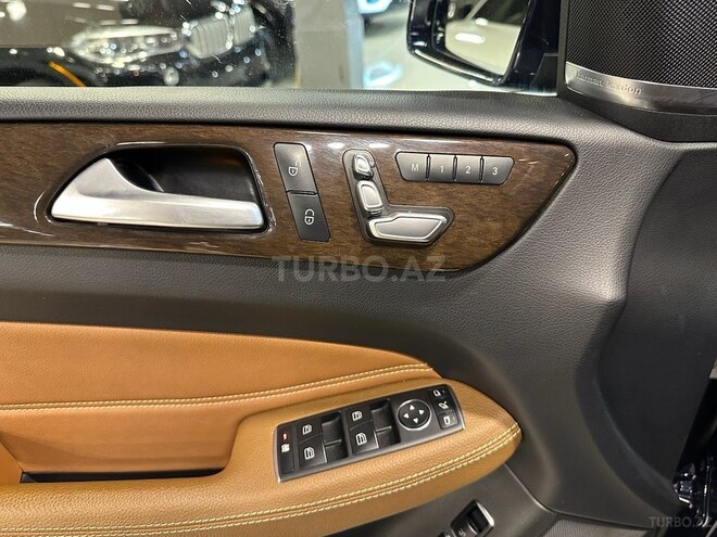 Mercedes GLS 450 4MATIC-12