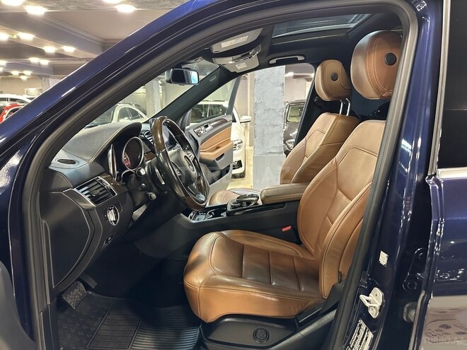 Mercedes GLS 450 4MATIC-10