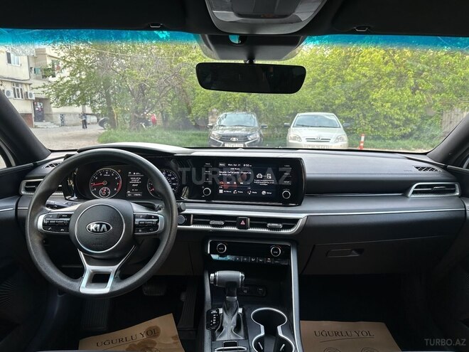 Kia K5-4