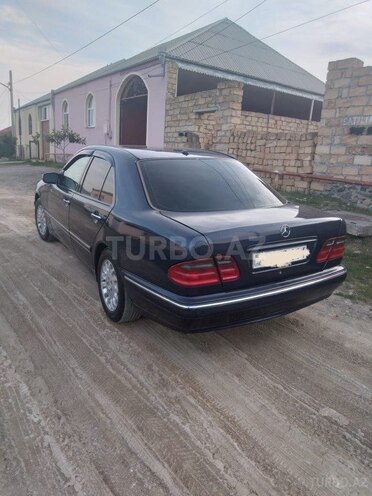 Mercedes E 220 d 2000, 453,000 km - 2.2 л - Göygöl