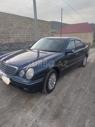 Mercedes E 220 d 2000, 453,000 km - 2.2 л - Göygöl