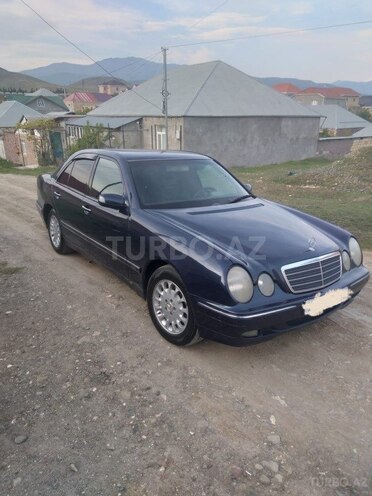 Mercedes E 220 d 2000, 453,000 km - 2.2 л - Göygöl