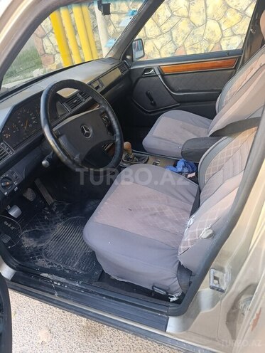 Mercedes E 250 1986, 476,000 km - 2.5 л - Bakı