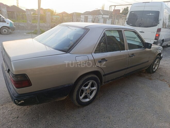 Mercedes E 250 1986, 476,000 km - 2.5 л - Bakı