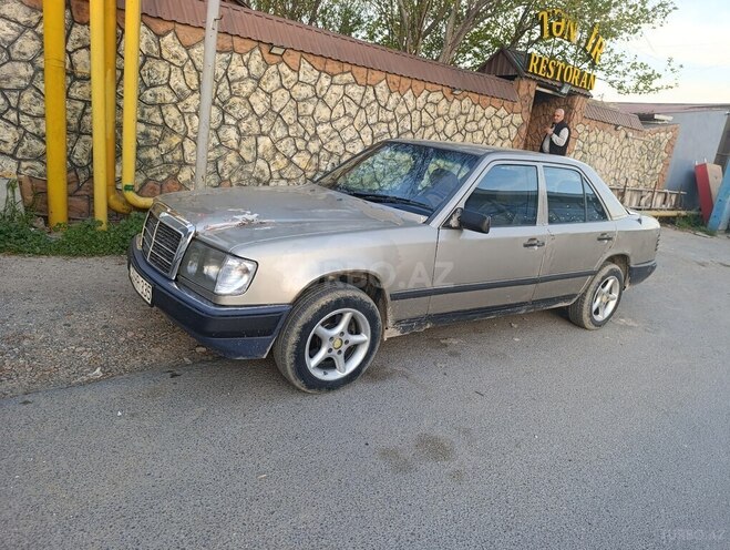 Mercedes E 250 1986, 476,000 km - 2.5 л - Bakı