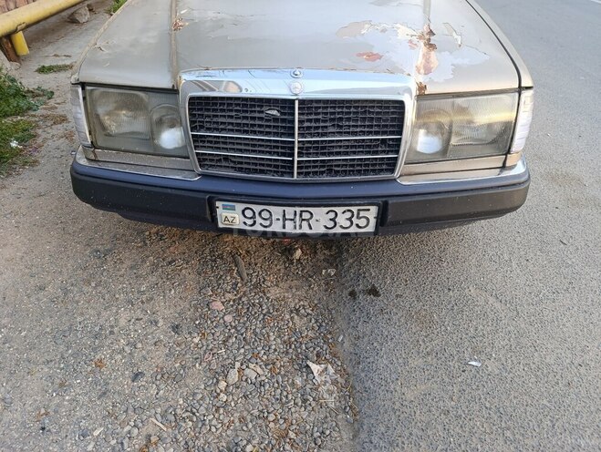 Mercedes E 250 1986, 476,000 km - 2.5 л - Bakı
