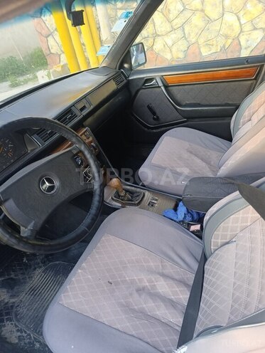 Mercedes E 250 1986, 476,000 km - 2.5 л - Bakı