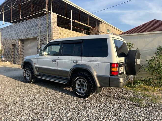 Mitsubishi Pajero 1993, 450,000 km - 2.8 l - Bakı